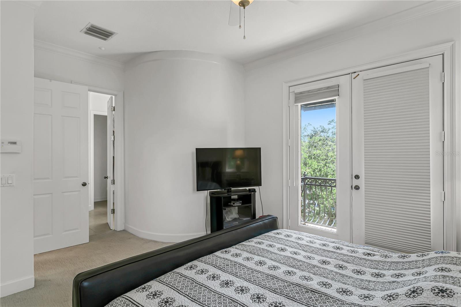 Image 24 of 39 For 3010 Stovall Street E