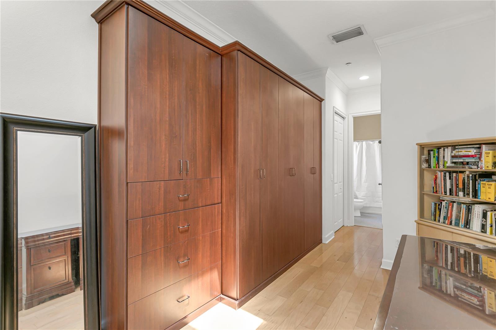 Image 33 of 39 For 3010 Stovall Street E