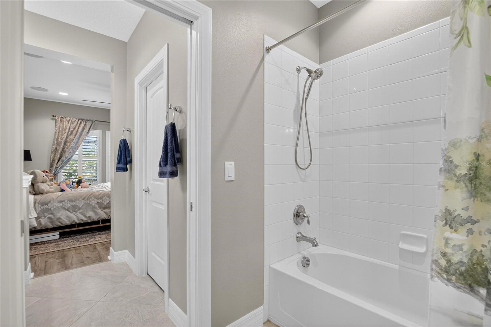 Image 41 of 70 For 10313 Scarlet Chase Drive