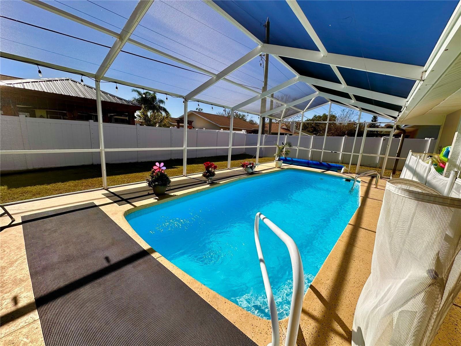 Listing photo id 11 for 8616 Pinafore Drive