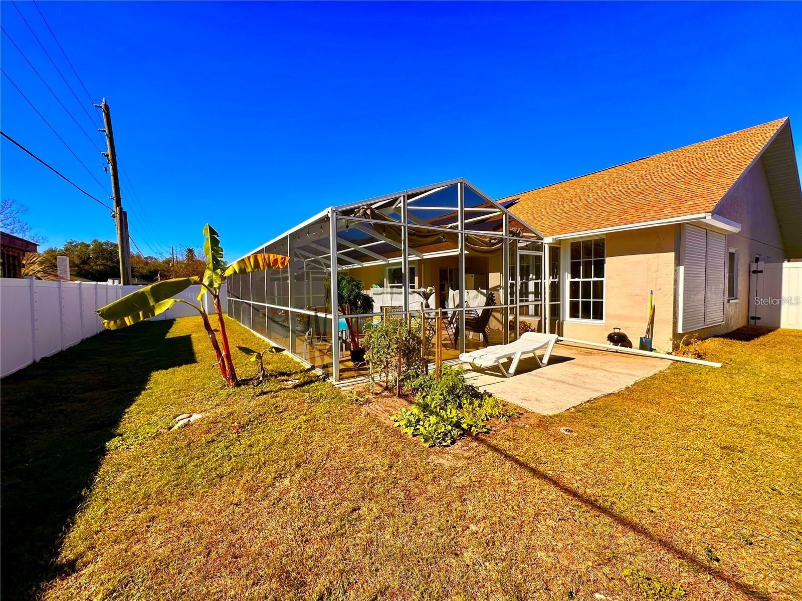 Listing photo id 14 for 8616 Pinafore Drive
