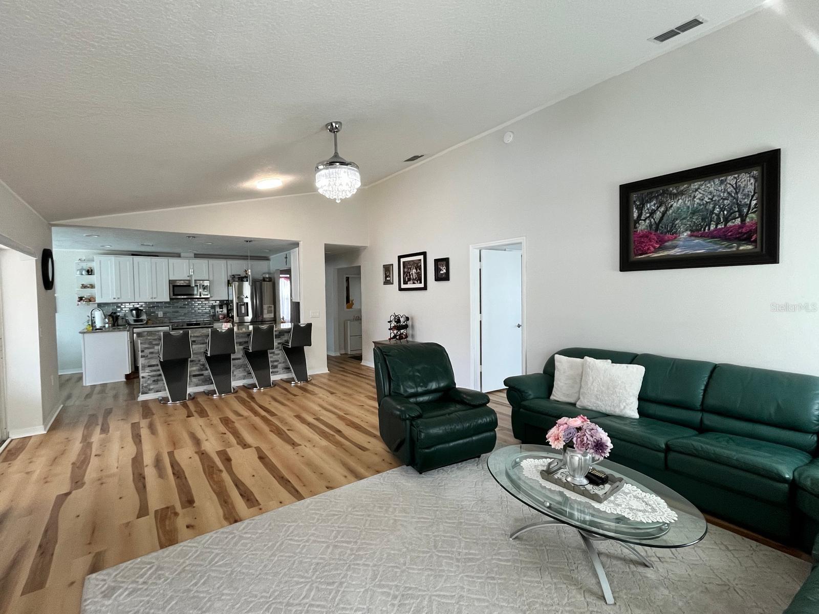 Listing photo id 2 for 8616 Pinafore Drive