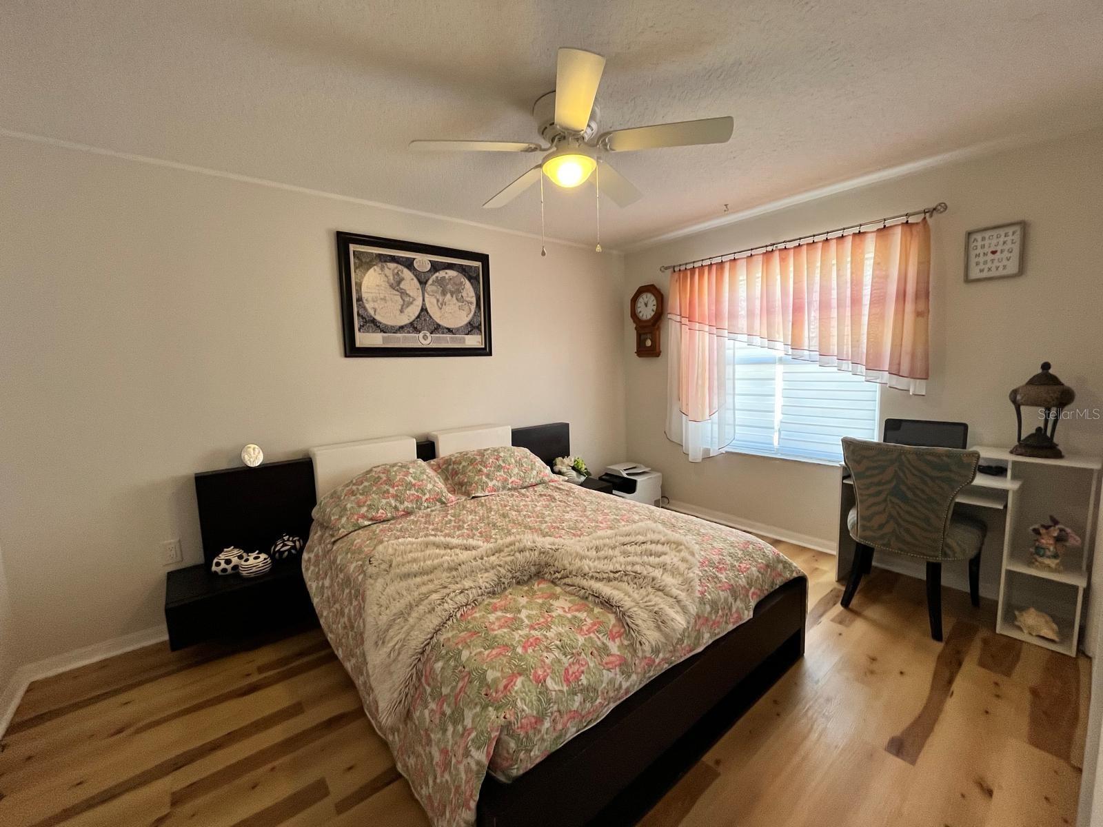 Listing photo id 3 for 8616 Pinafore Drive