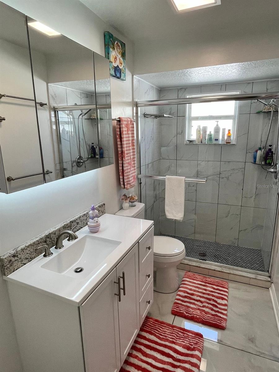 Listing photo id 4 for 8616 Pinafore Drive