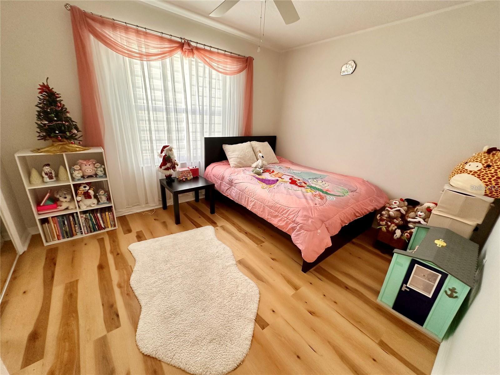 Listing photo id 7 for 8616 Pinafore Drive