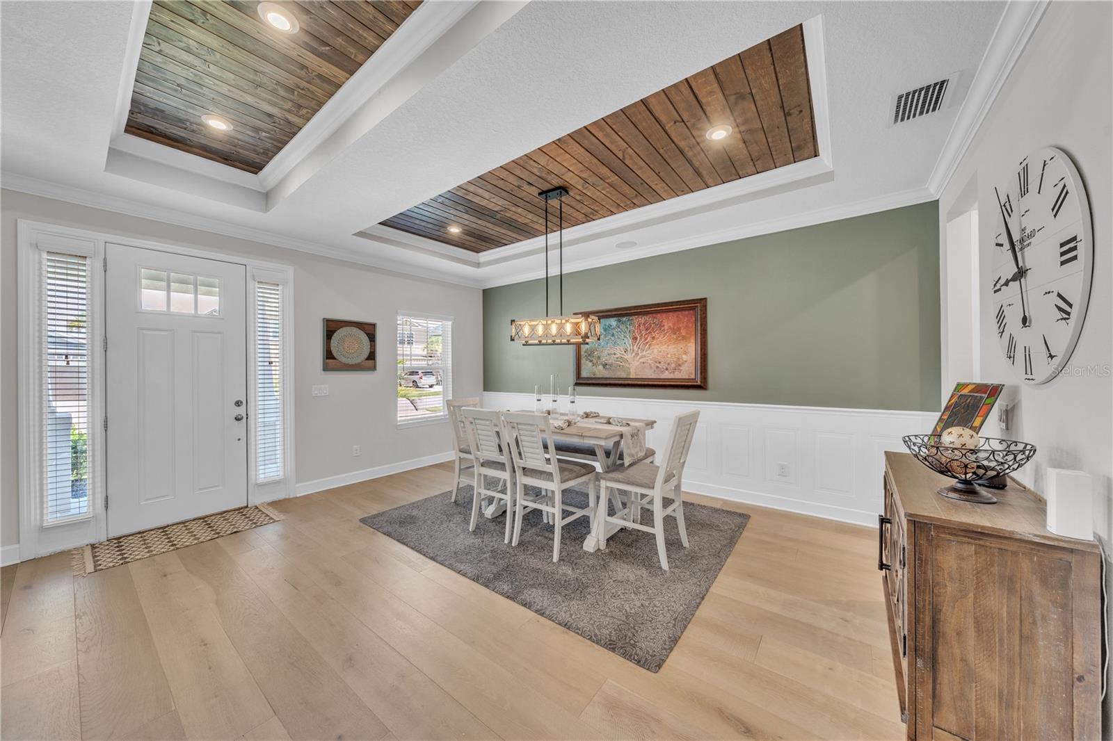 Listing photo id 9 for 6989 Bradbury Circle