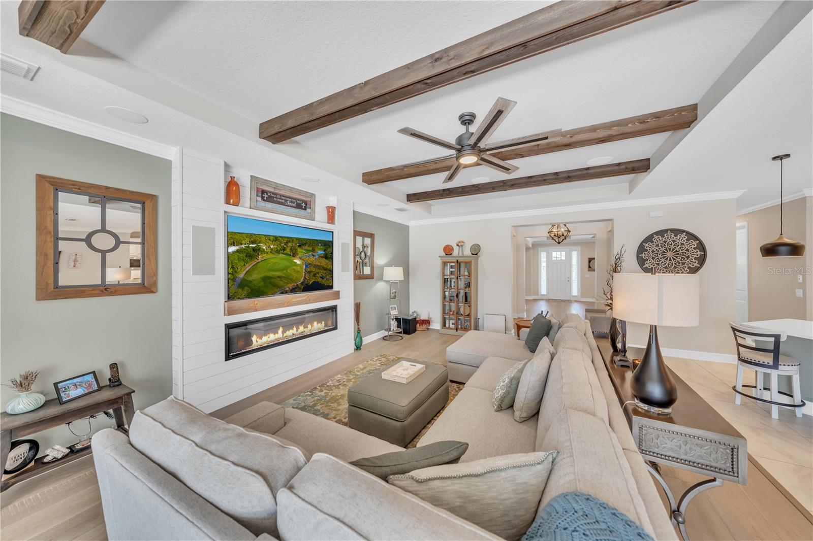 Listing photo id 21 for 6989 Bradbury Circle