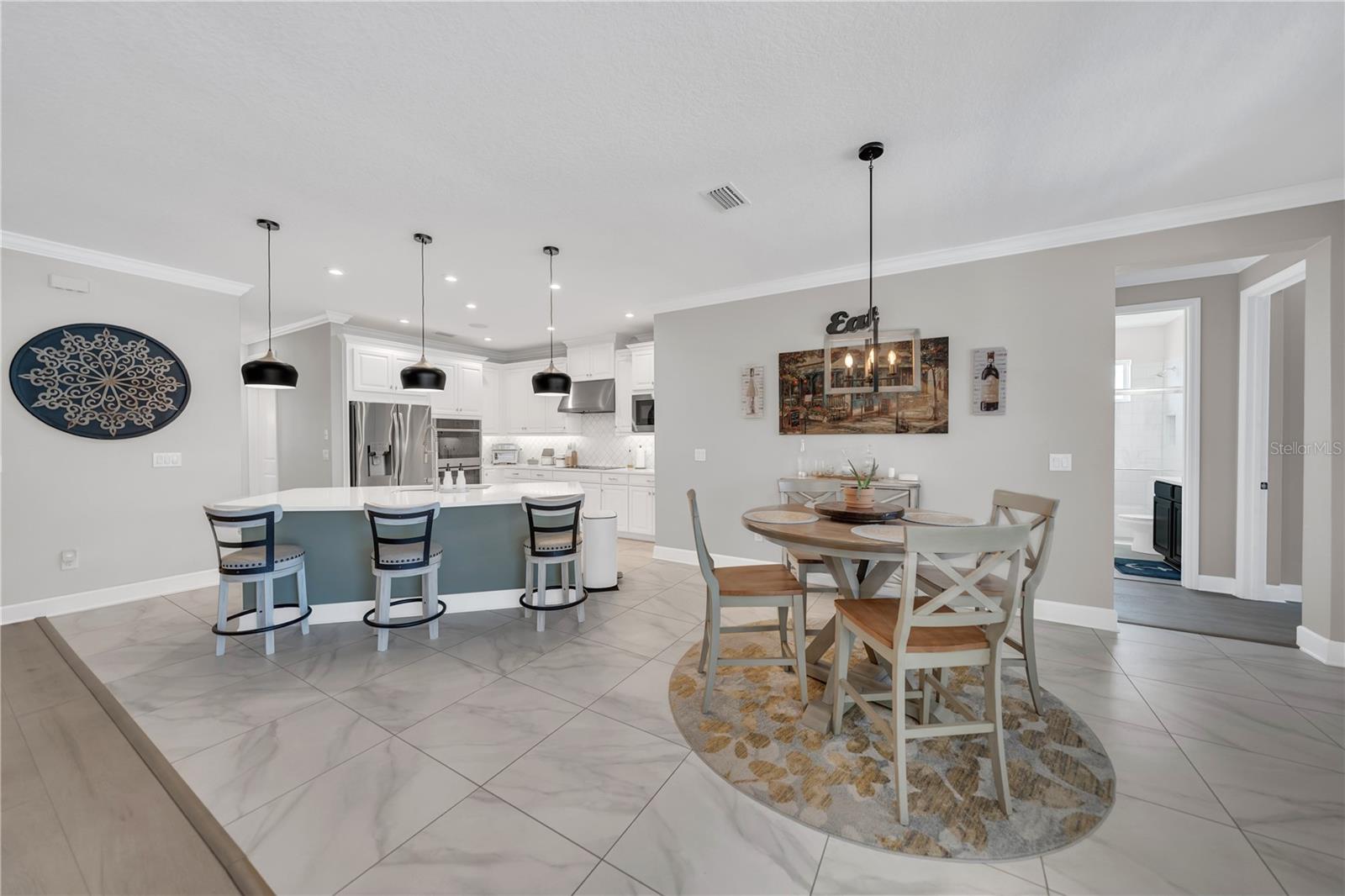 Listing photo id 23 for 6989 Bradbury Circle