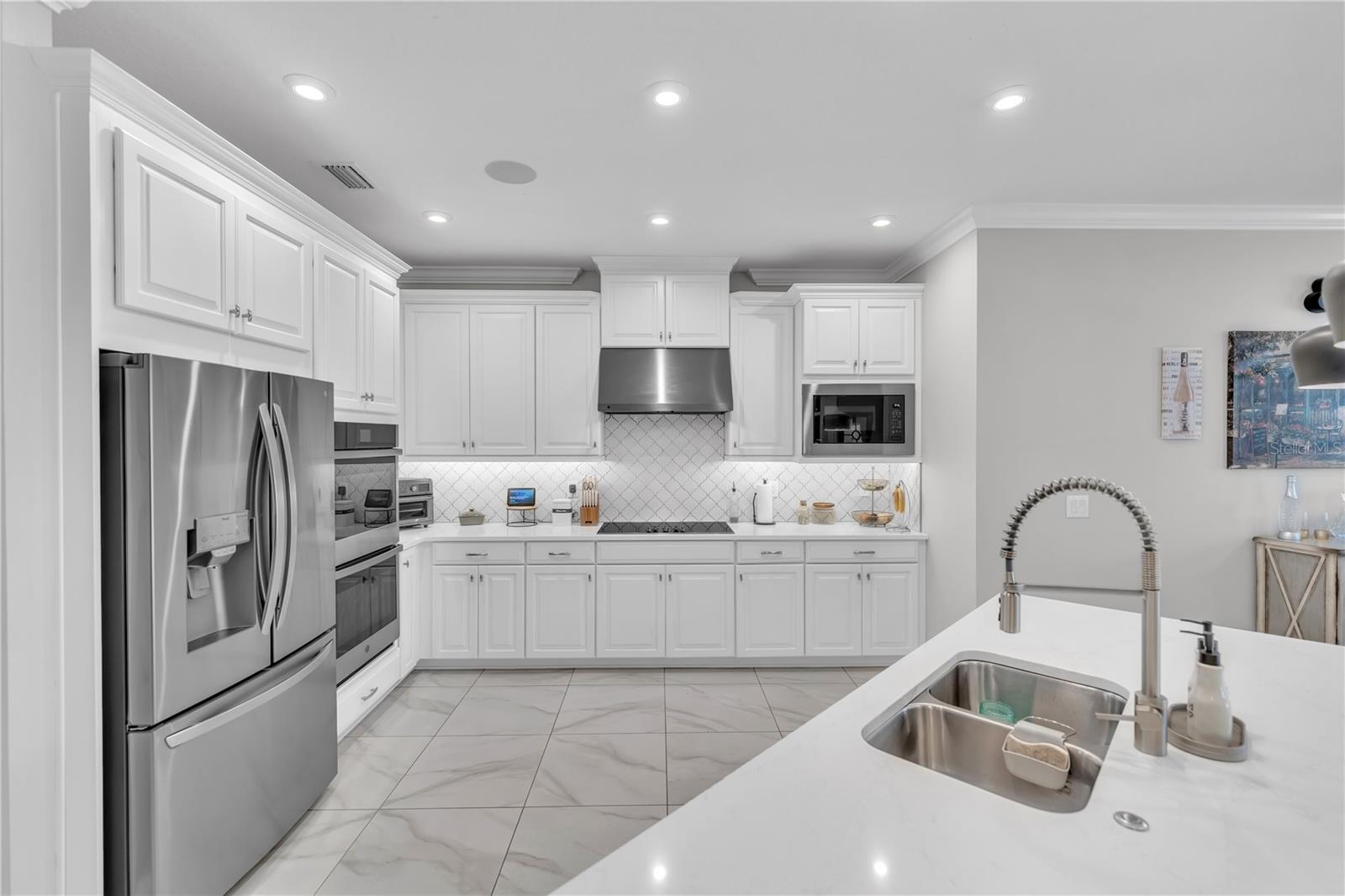 Listing photo id 26 for 6989 Bradbury Circle