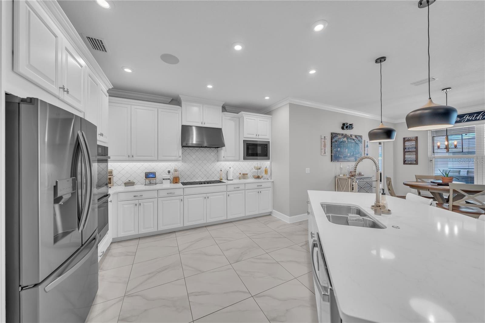 Listing photo id 27 for 6989 Bradbury Circle