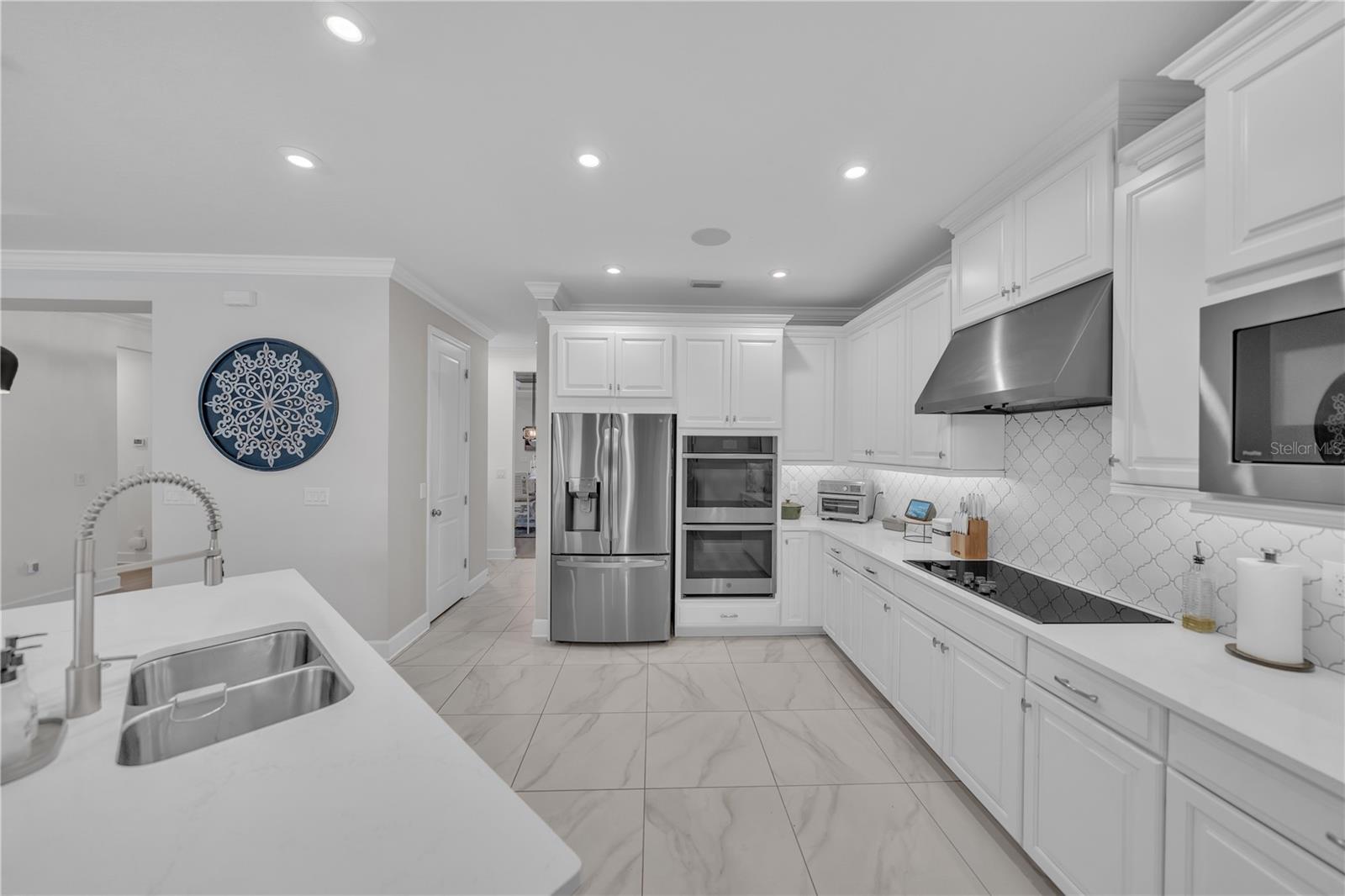 Listing photo id 28 for 6989 Bradbury Circle