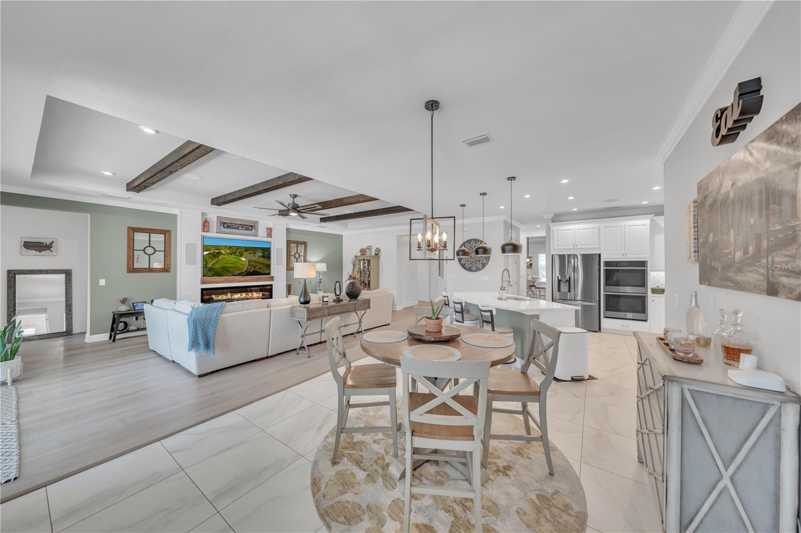 Listing photo id 32 for 6989 Bradbury Circle