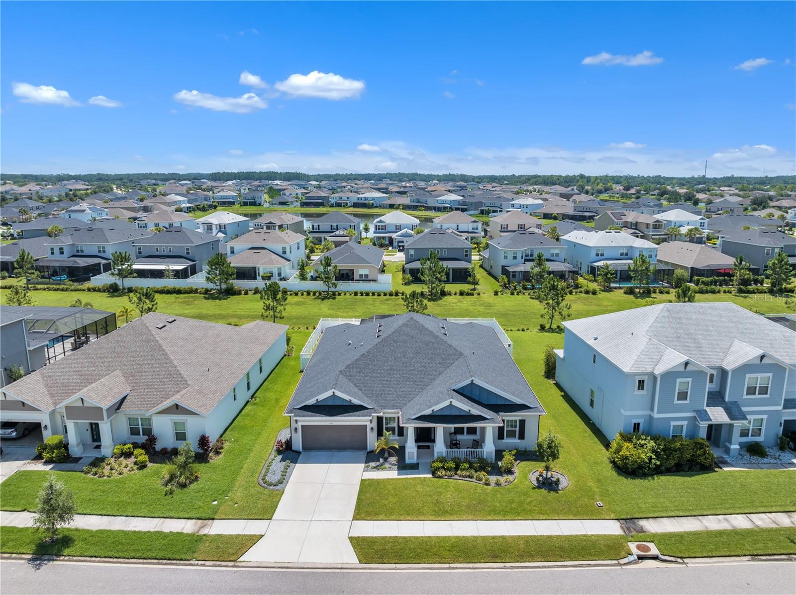 Listing photo id 2 for 6989 Bradbury Circle