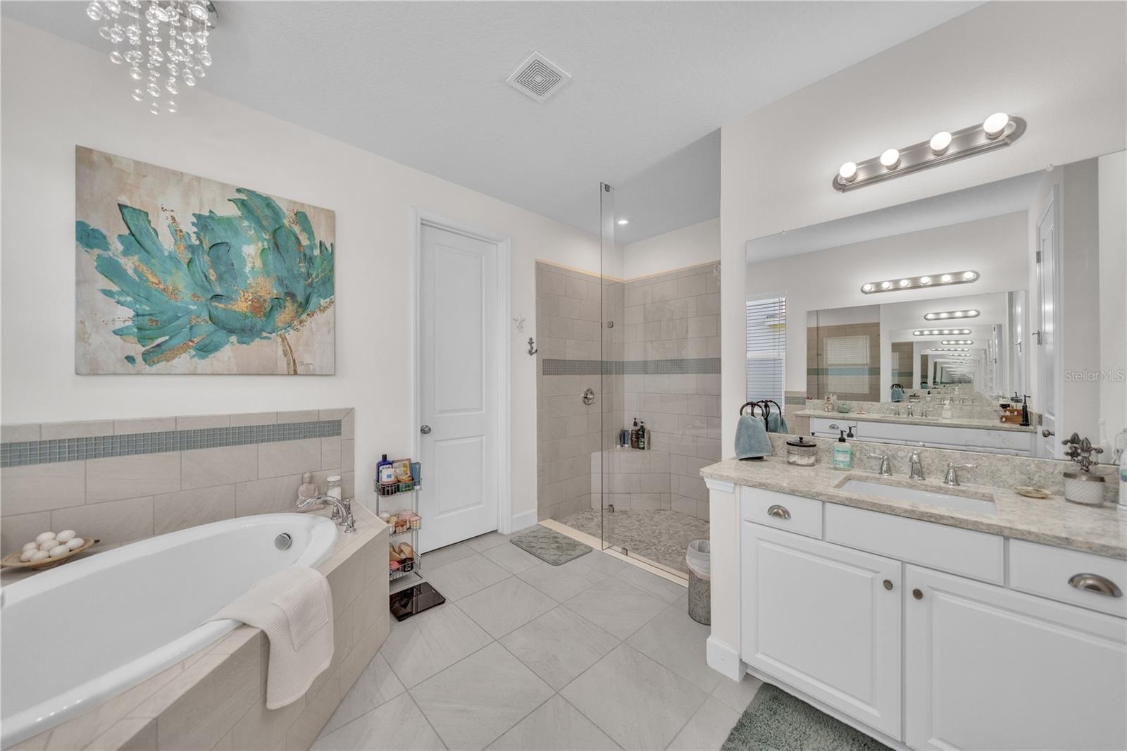 Listing photo id 45 for 6989 Bradbury Circle