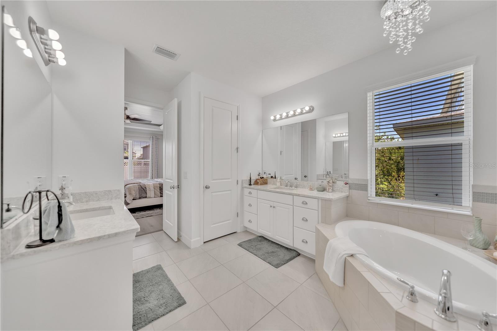 Listing photo id 46 for 6989 Bradbury Circle
