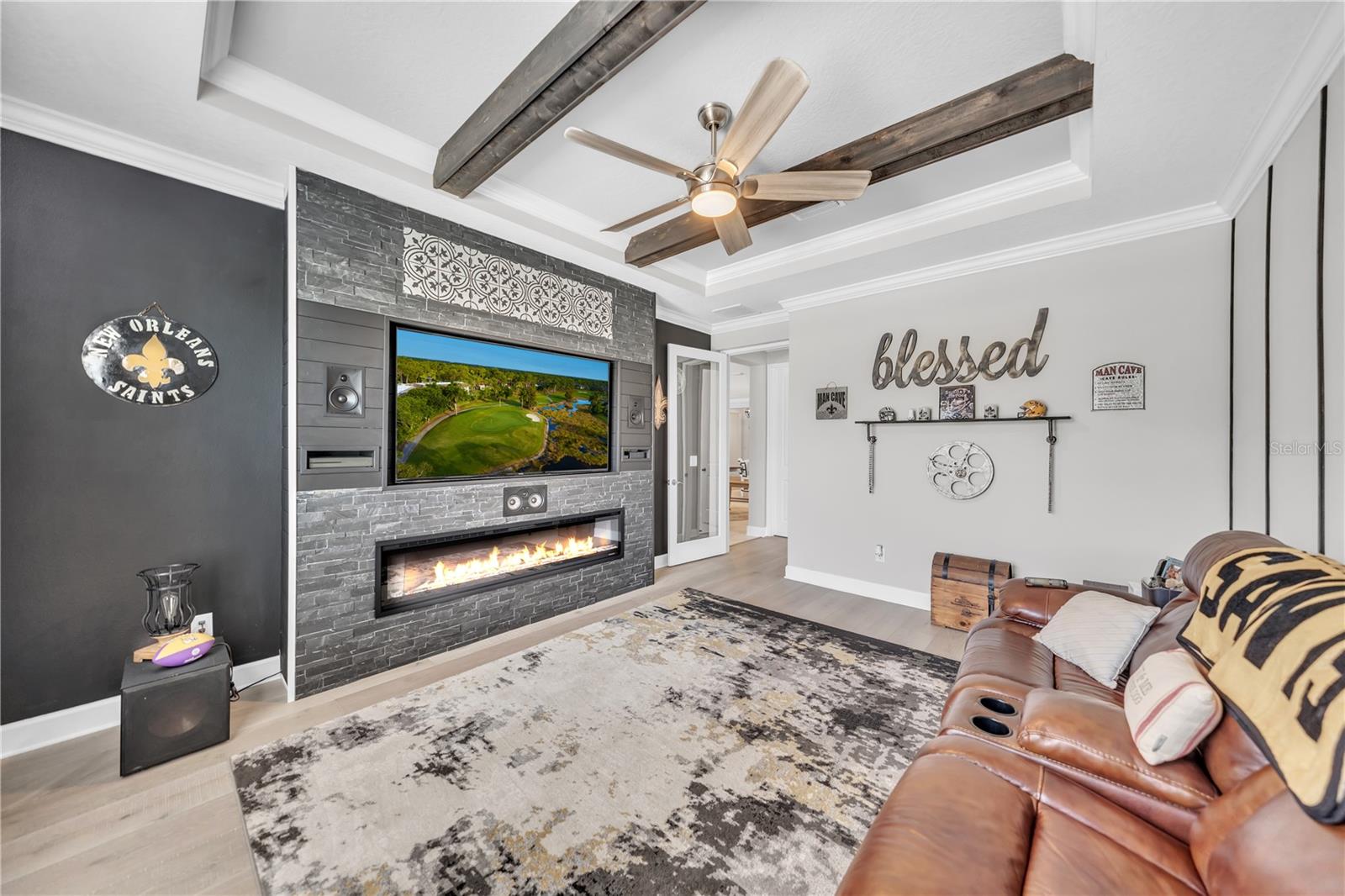 Listing photo id 49 for 6989 Bradbury Circle