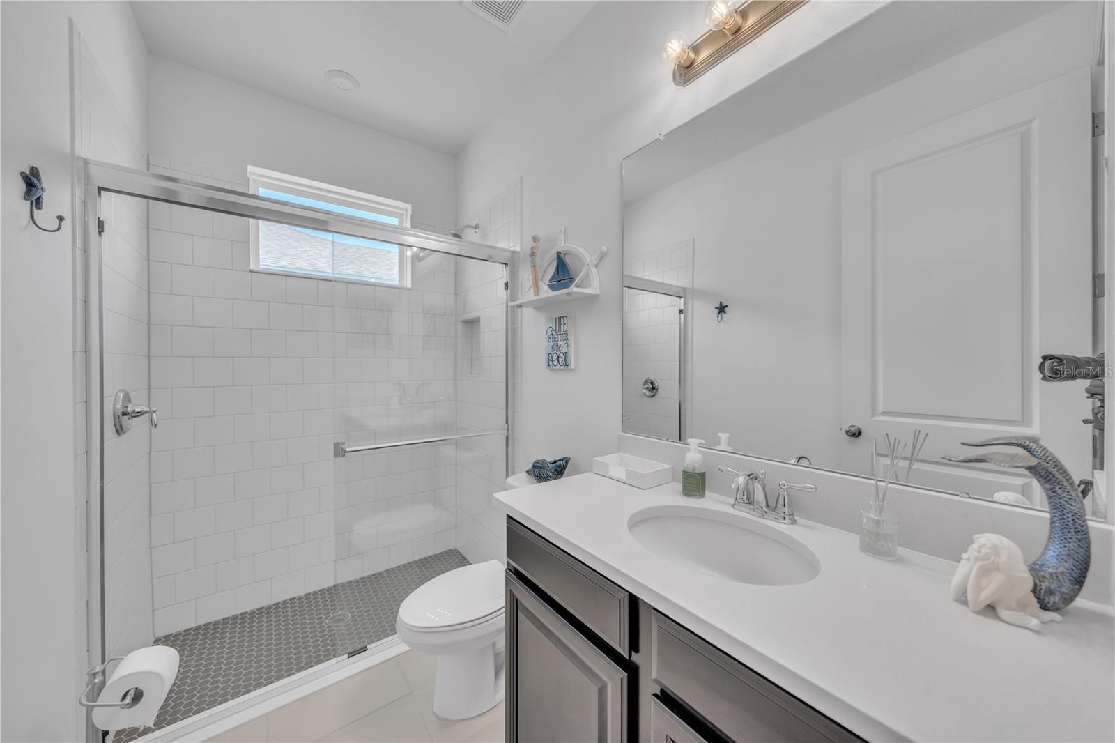 Listing photo id 51 for 6989 Bradbury Circle