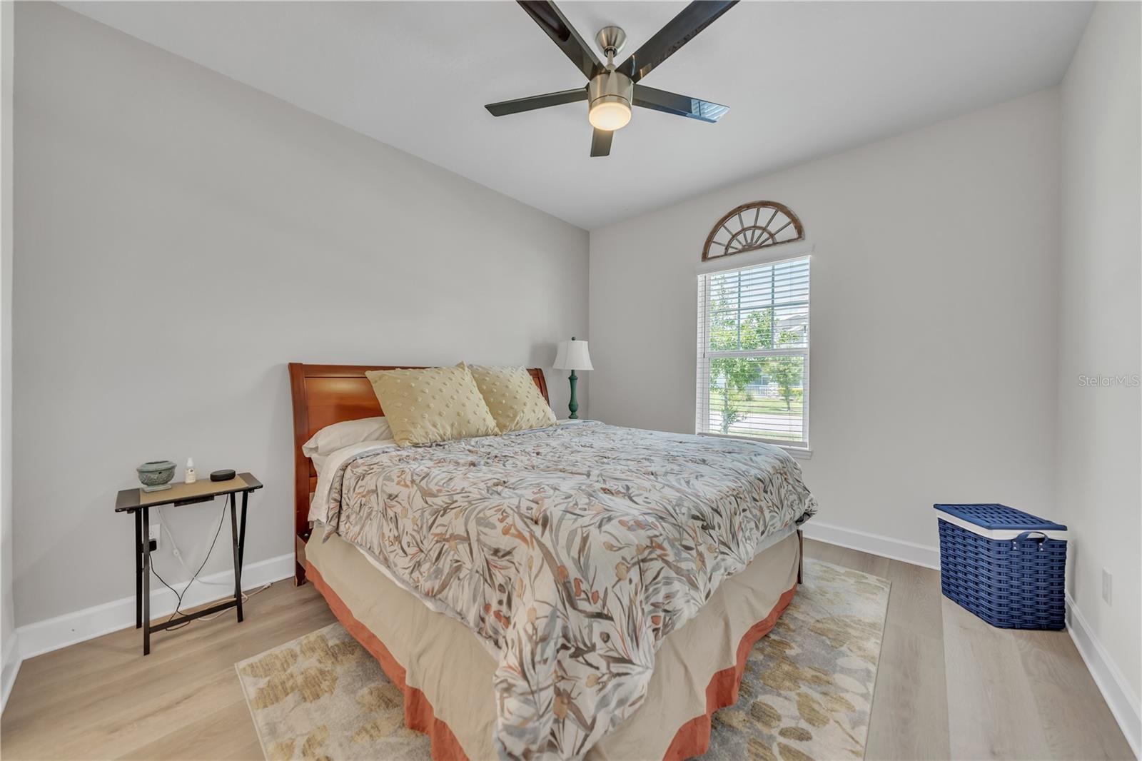 Listing photo id 52 for 6989 Bradbury Circle