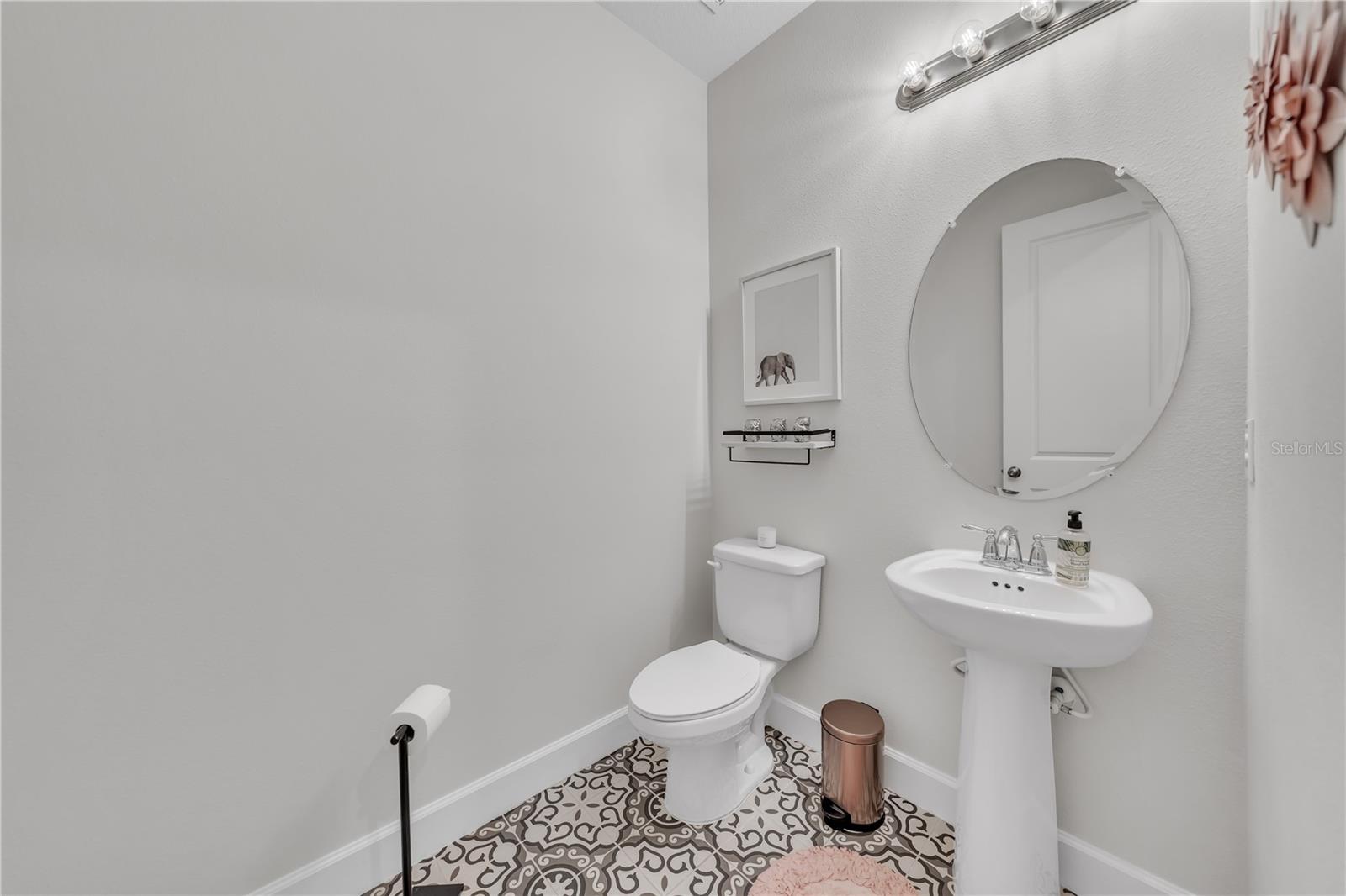 Listing photo id 53 for 6989 Bradbury Circle