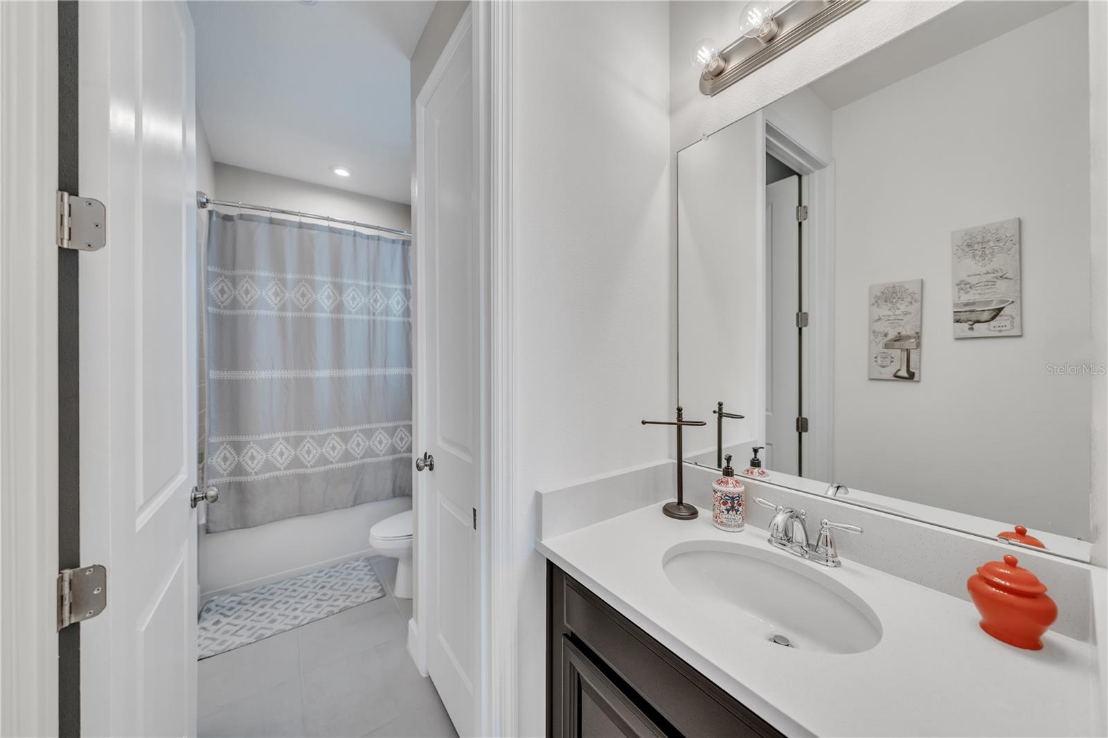 Listing photo id 55 for 6989 Bradbury Circle