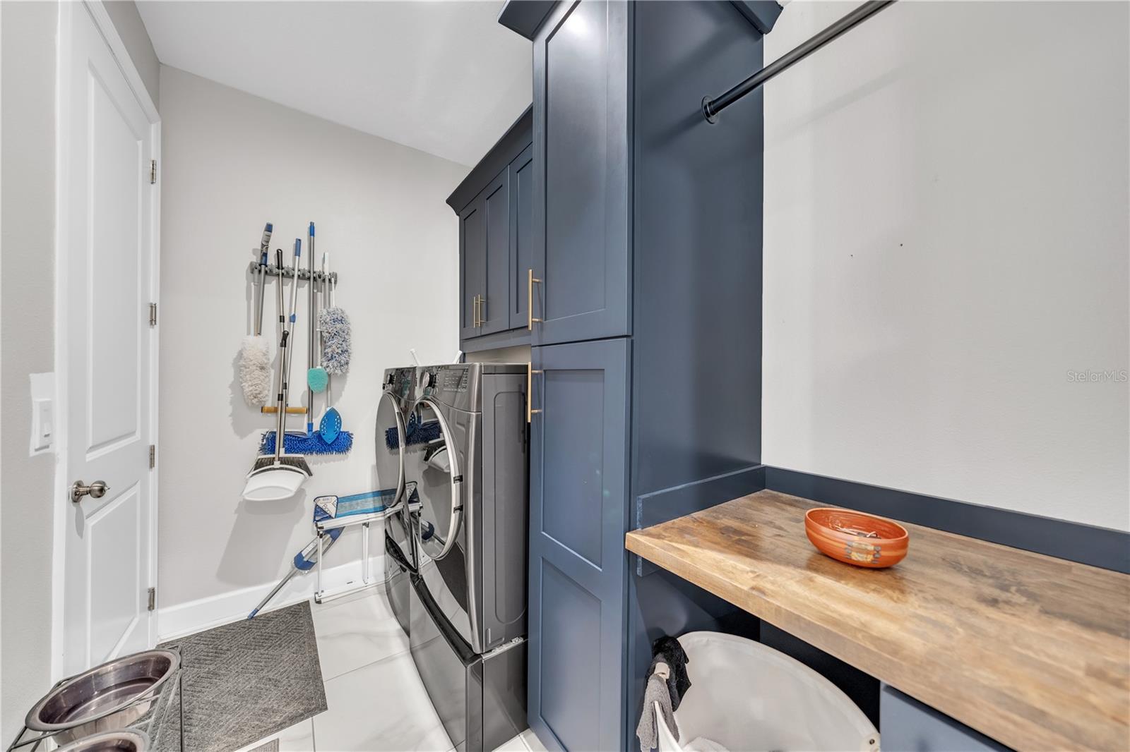 Listing photo id 58 for 6989 Bradbury Circle