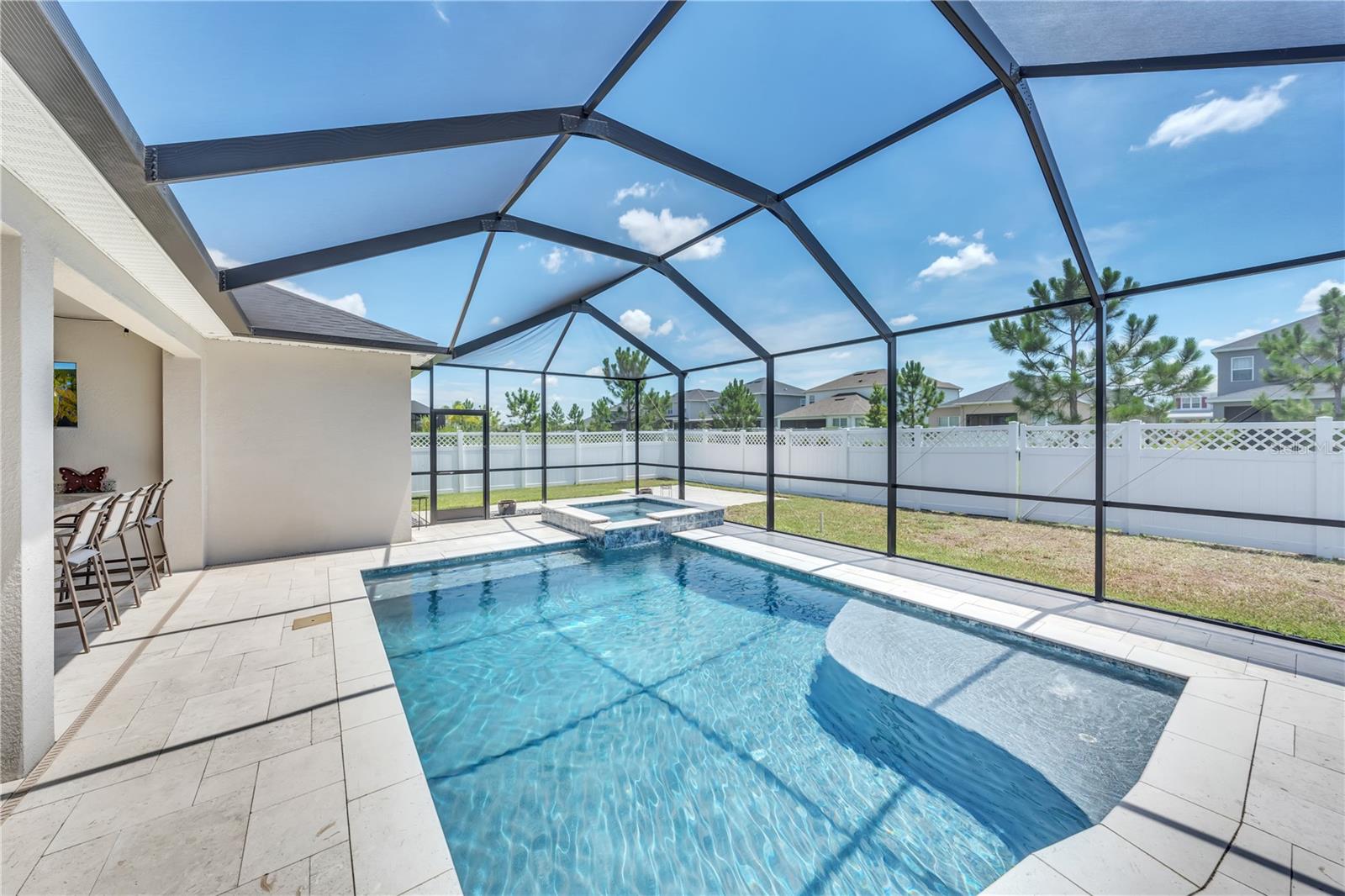 Listing photo id 61 for 6989 Bradbury Circle