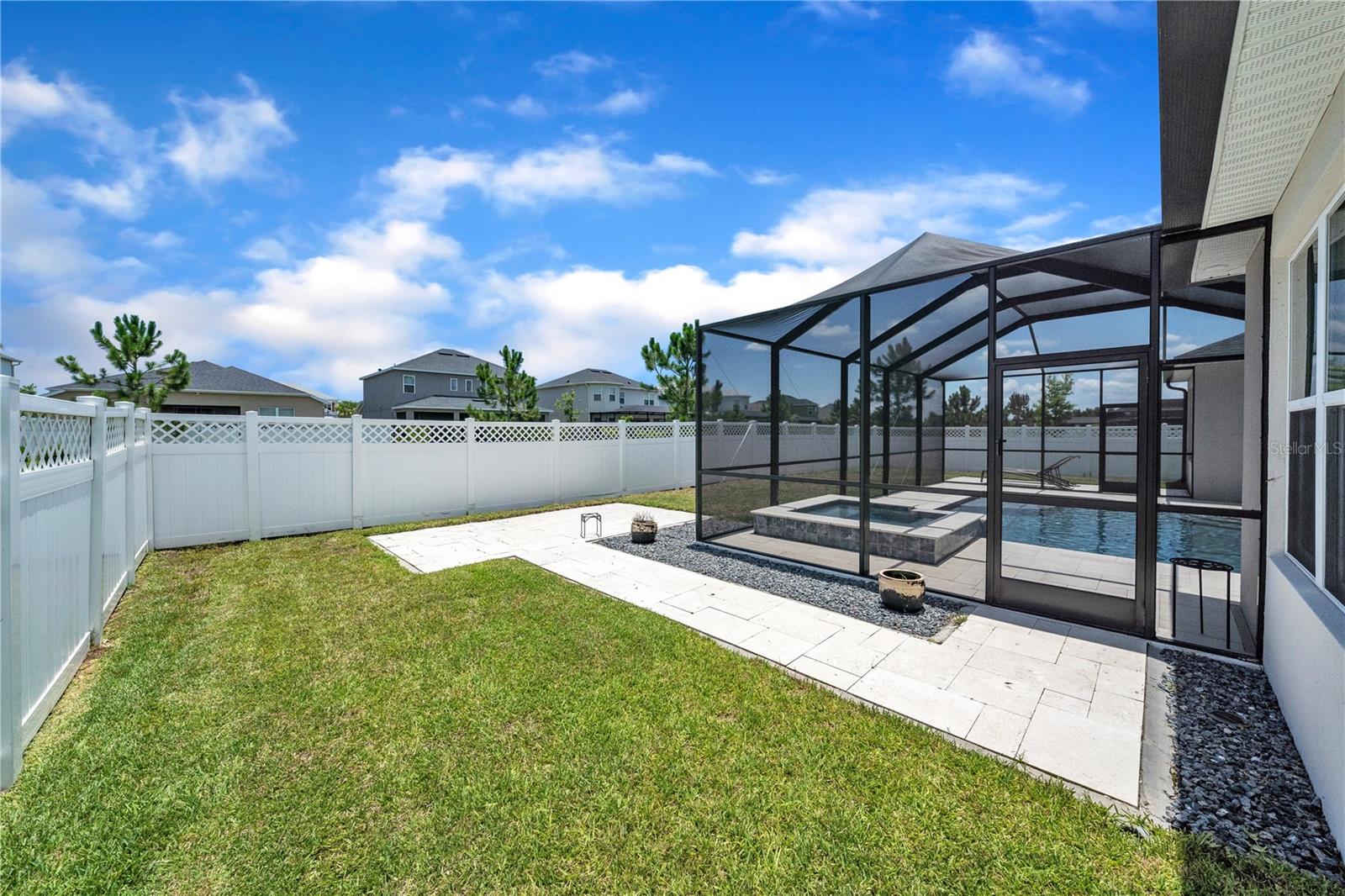 Listing photo id 63 for 6989 Bradbury Circle