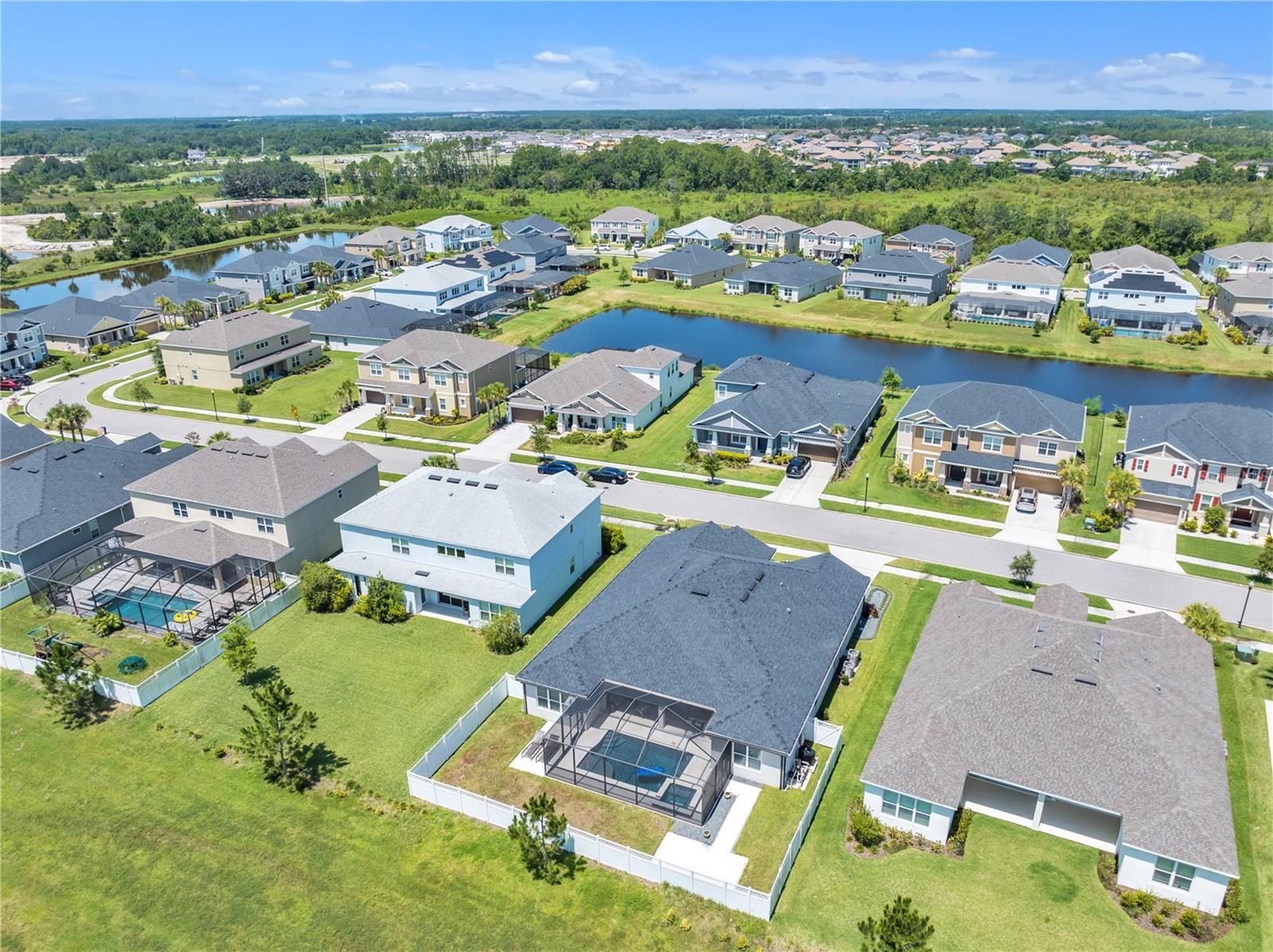 Listing photo id 67 for 6989 Bradbury Circle