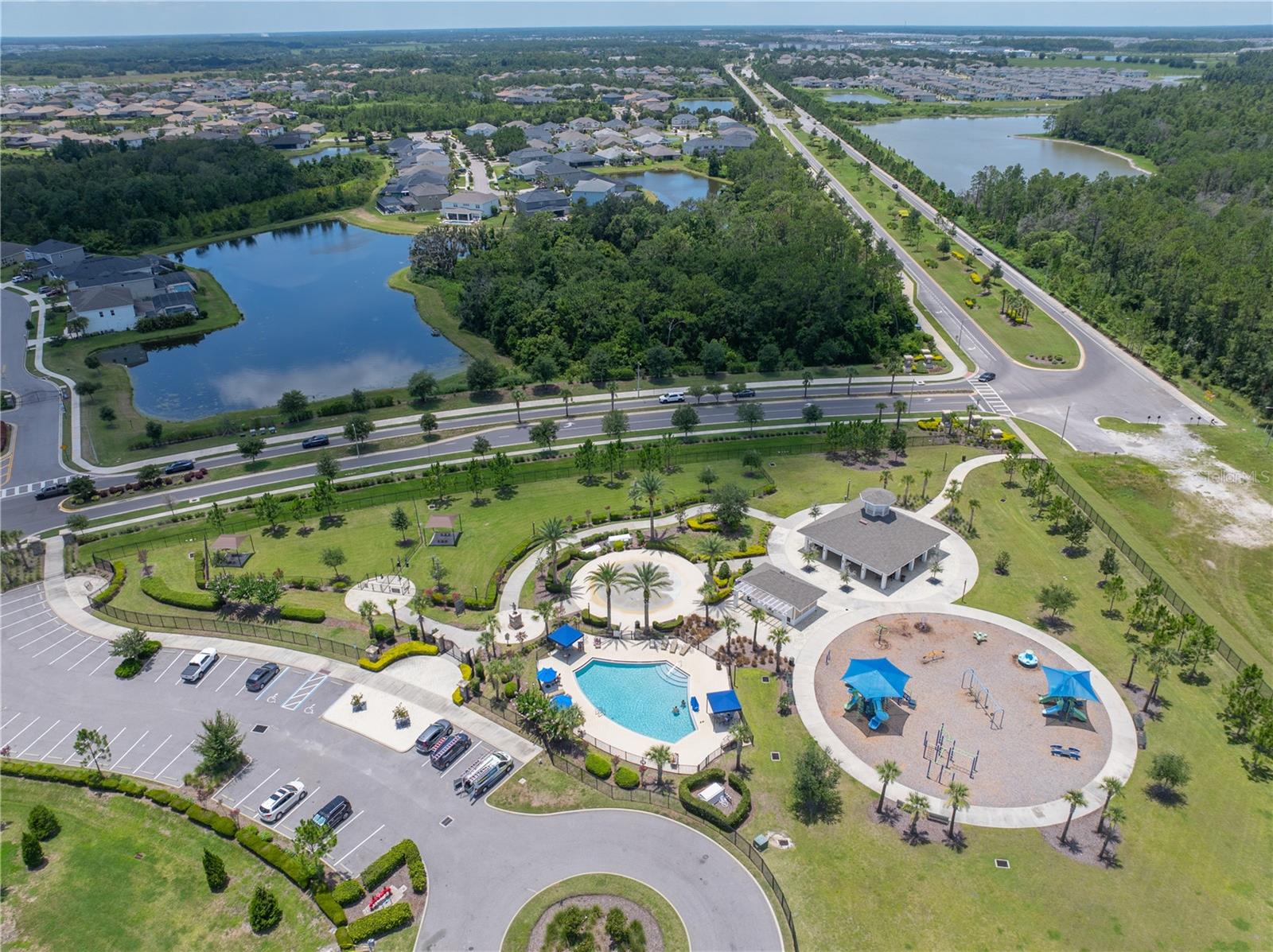 Listing photo id 69 for 6989 Bradbury Circle
