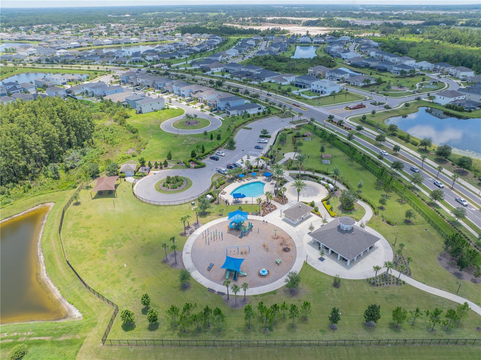 Listing photo id 70 for 6989 Bradbury Circle