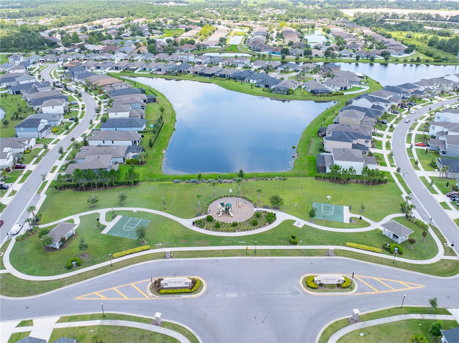 Listing photo id 74 for 6989 Bradbury Circle