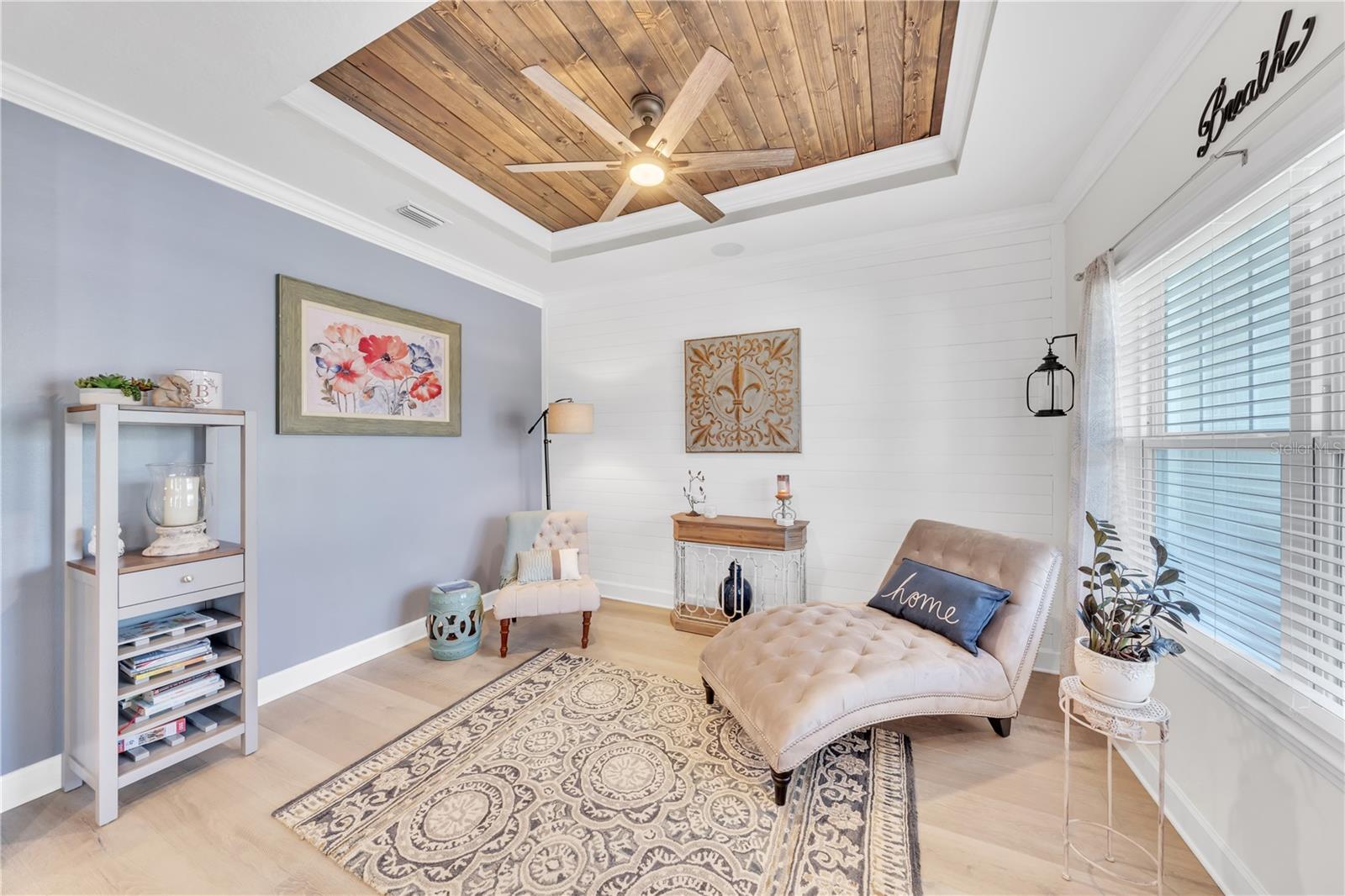 Listing photo id 6 for 6989 Bradbury Circle