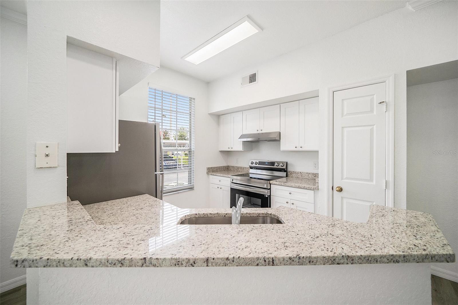 Image 10 of 18 For 9812 Lake Chase Island Way