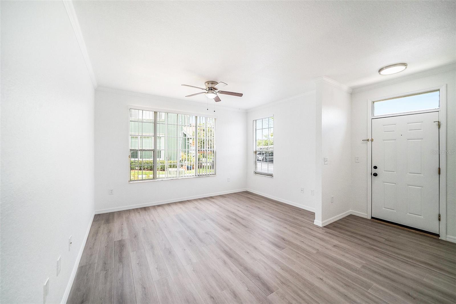 Image 6 of 18 For 9812 Lake Chase Island Way
