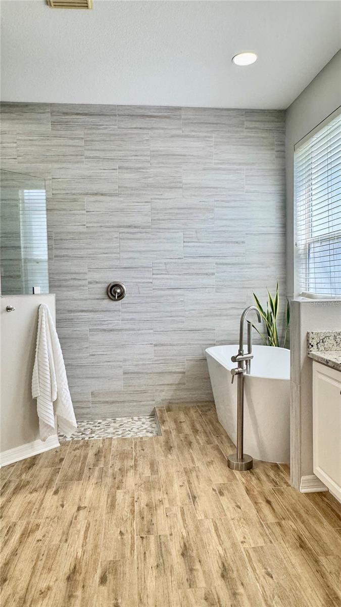 Image 30 of 82 For 27312 Edenfield Drive
