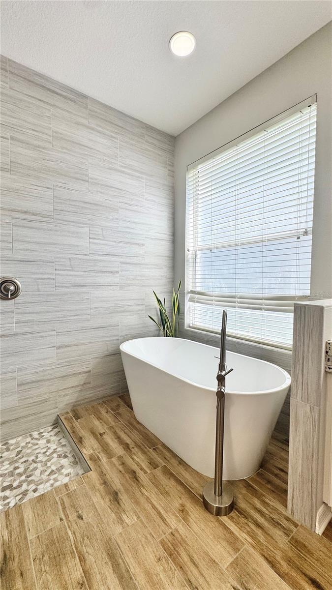 Image 31 of 82 For 27312 Edenfield Drive