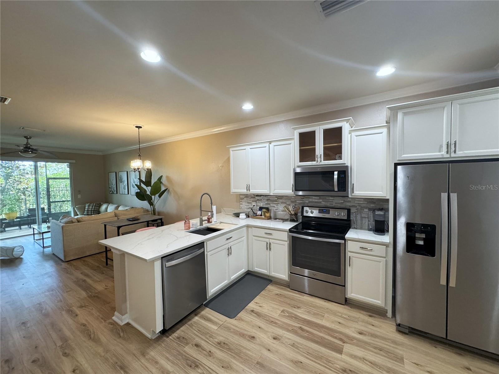 Image 3 of 24 For 9245 Hillcroft Drive