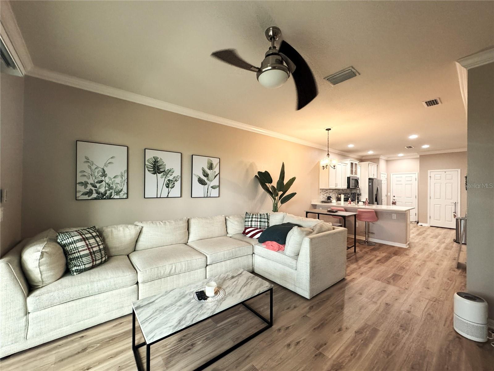 Image 5 of 24 For 9245 Hillcroft Drive