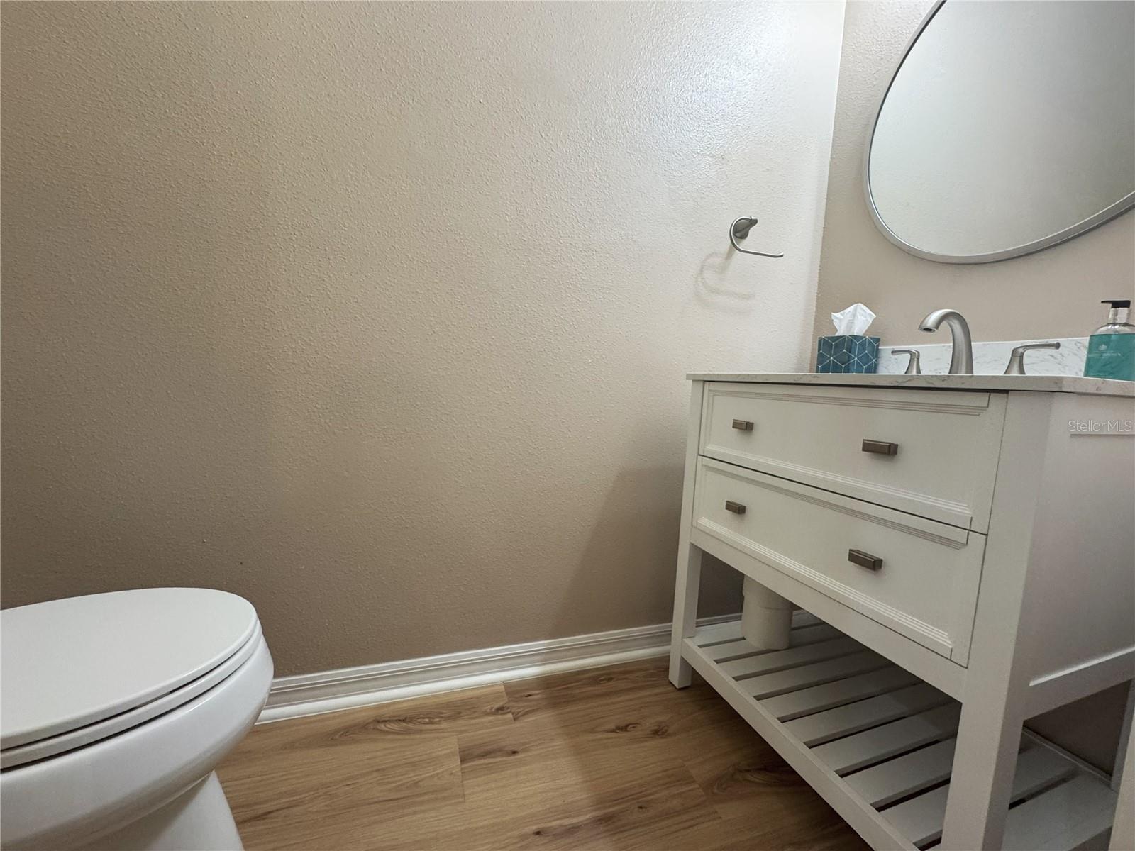 Image 8 of 24 For 9245 Hillcroft Drive
