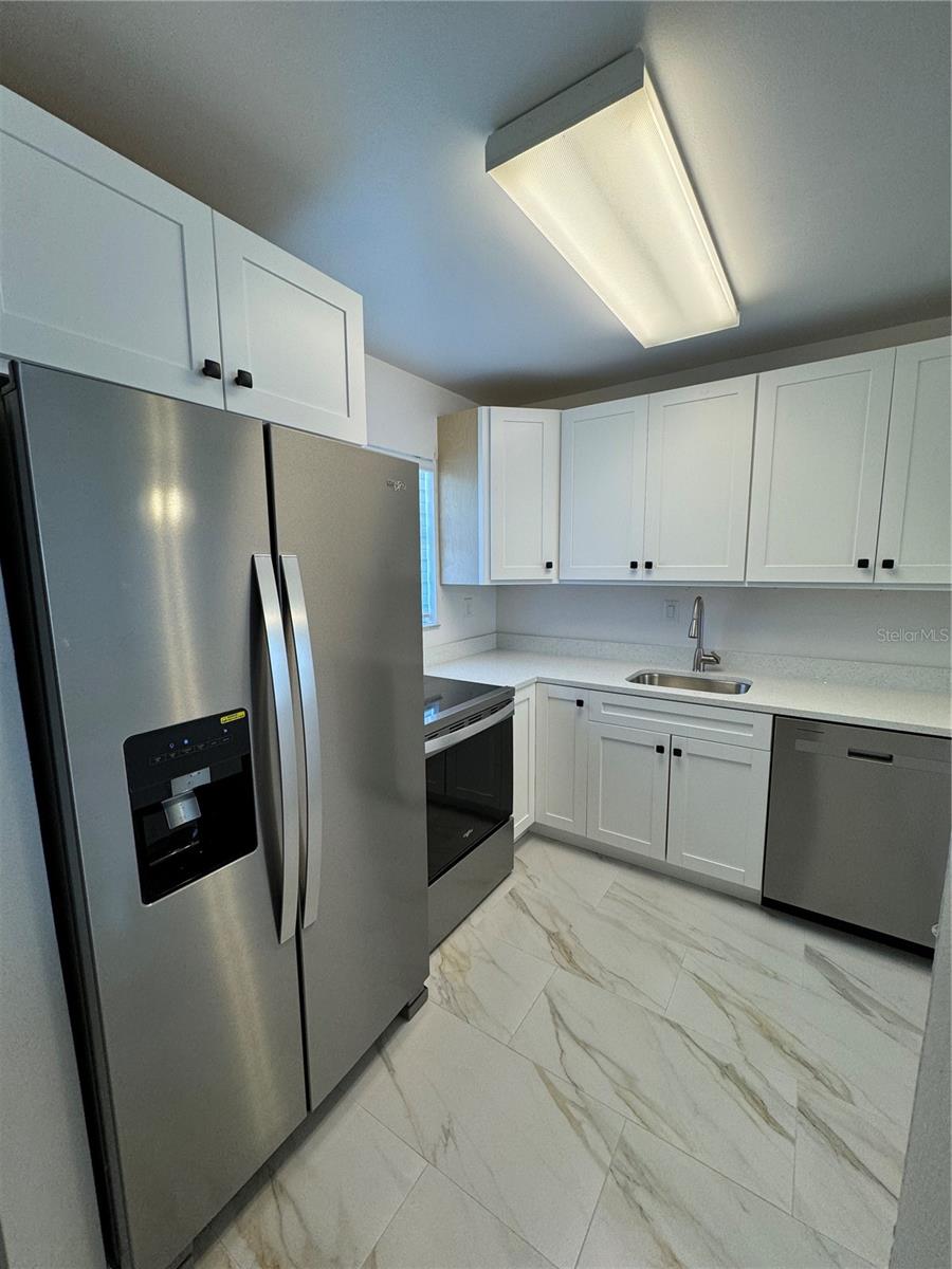 Listing photo id 2 for 2625 State Road 590 1512