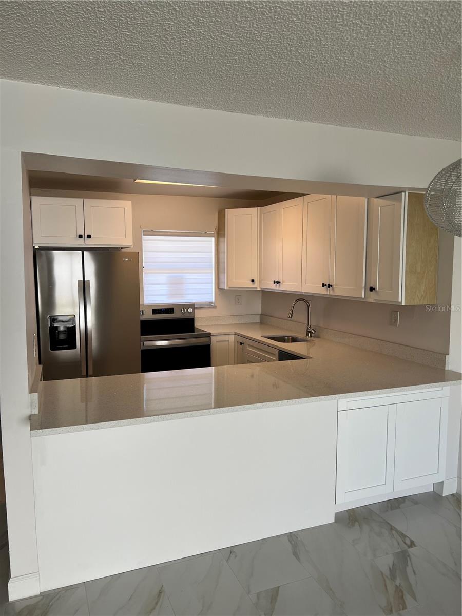 Listing photo id 4 for 2625 State Road 590 1512
