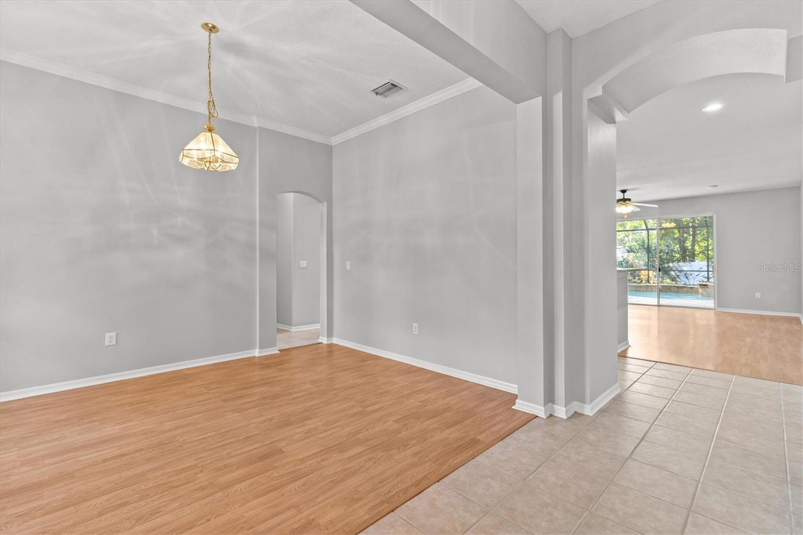 Listing photo id 11 for 2213 Mountain Meadow Way