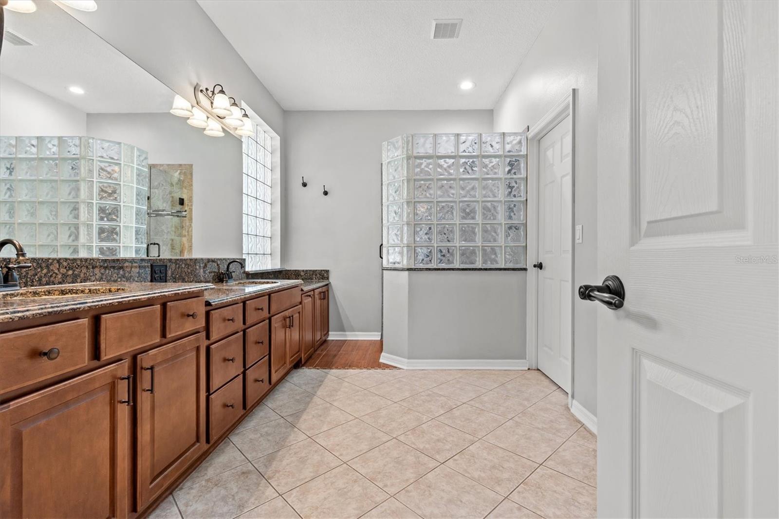 Listing photo id 28 for 2213 Mountain Meadow Way