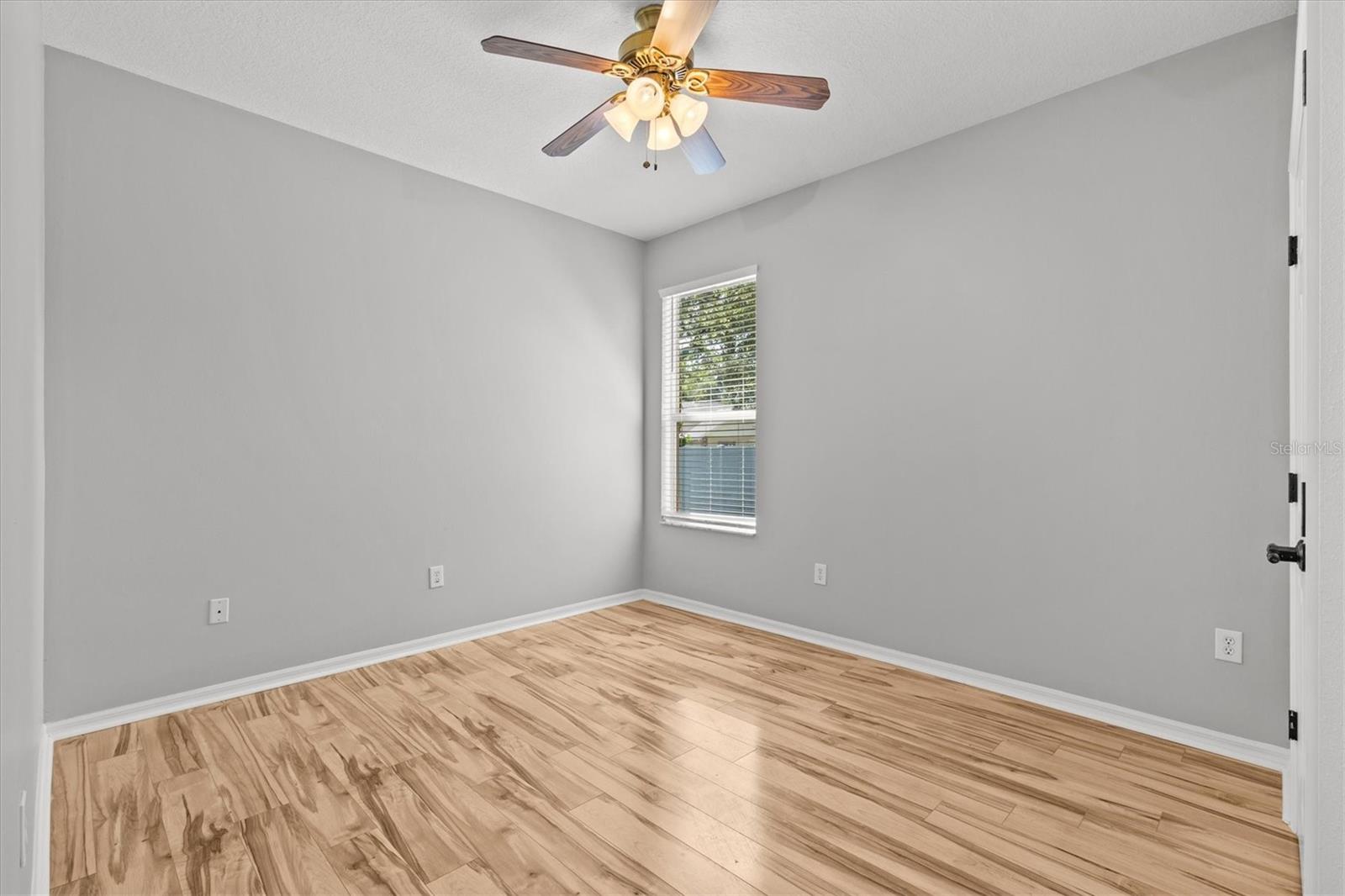 Listing photo id 35 for 2213 Mountain Meadow Way