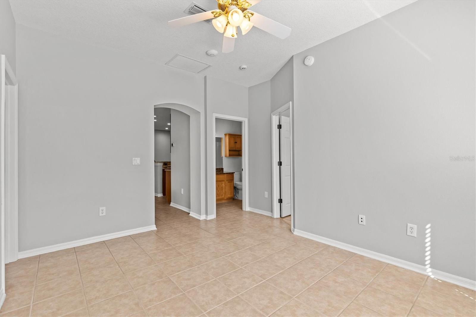 Listing photo id 40 for 2213 Mountain Meadow Way