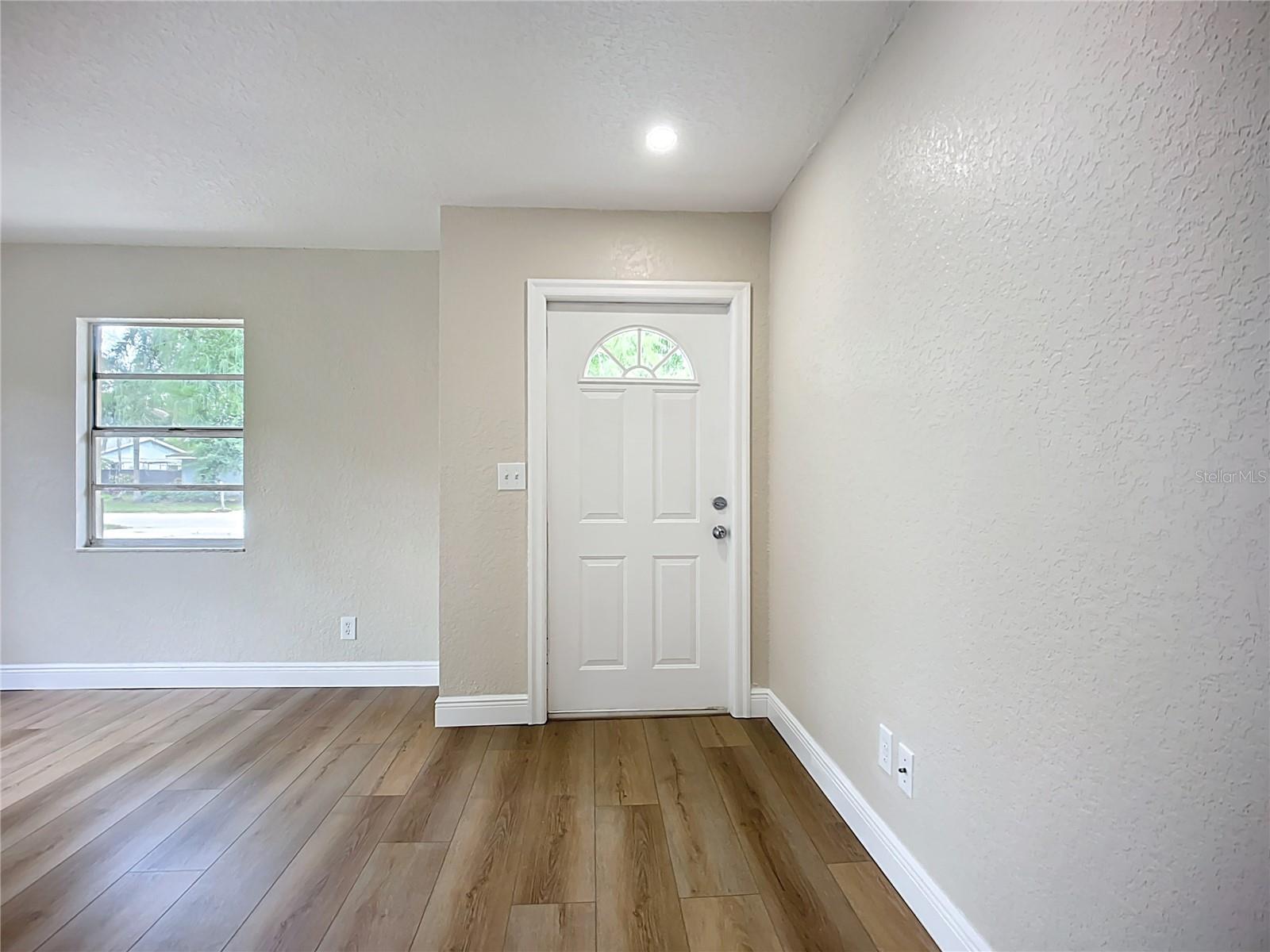 Image 5 of 45 For 6511 3rd Avenue Ne