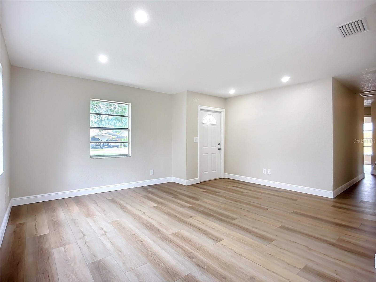 Image 8 of 45 For 6511 3rd Avenue Ne