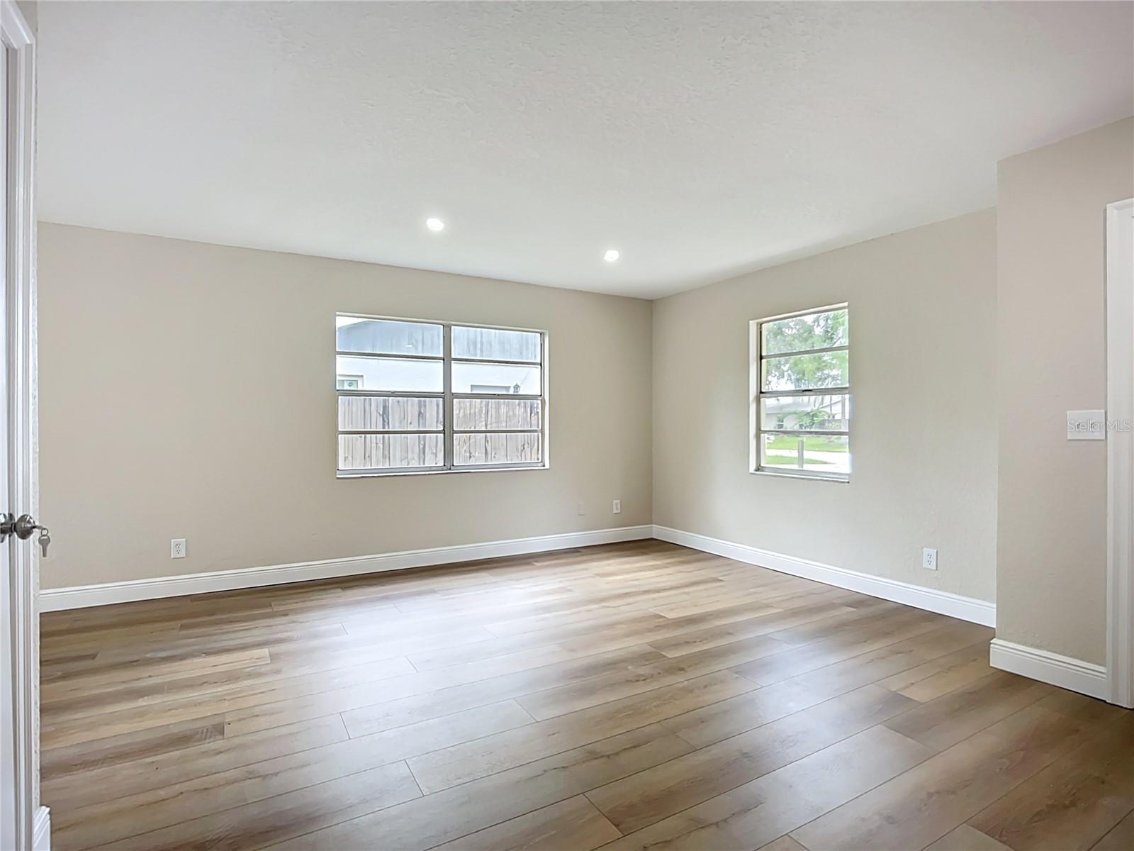 Image 9 of 45 For 6511 3rd Avenue Ne