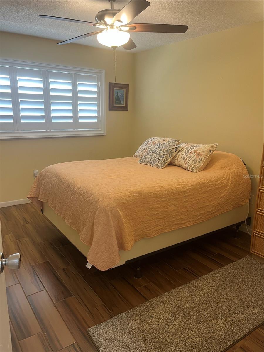 Image 11 of 23 For 1014 Warwick Court