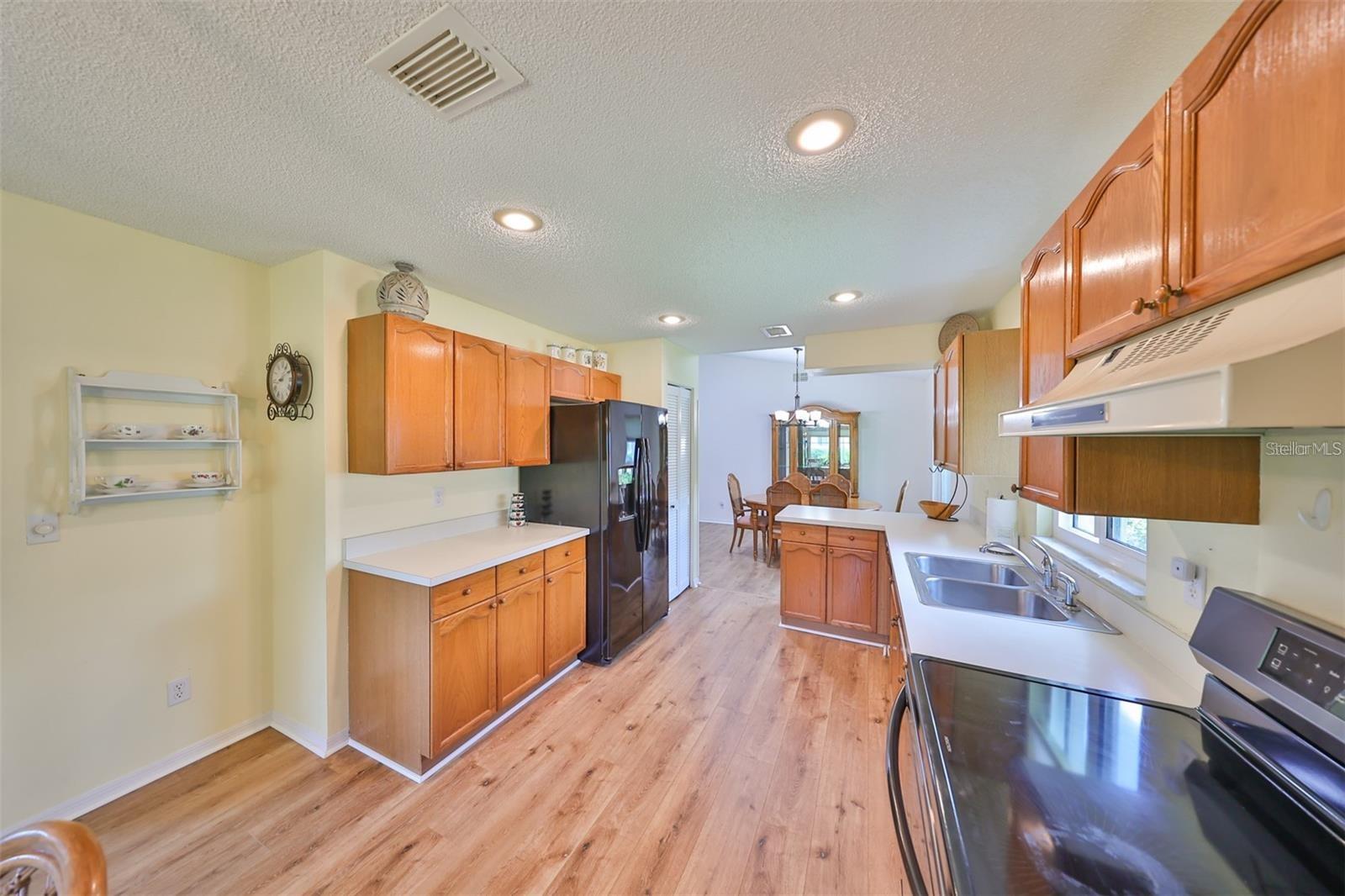 Image 12 of 53 For 736 Mccallister Avenue